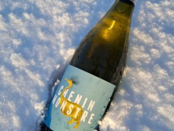 👀 Regardez qui on a retrouvé sous la neige en ce début d’année…
Vous l’avez compris : Chenin Monstre is back ✨
Après une petite hibernation dans notre chai,...